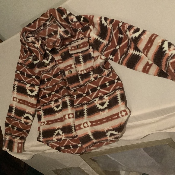 Native Aztec Patterned Women's Sweater - Picture 2 of 2